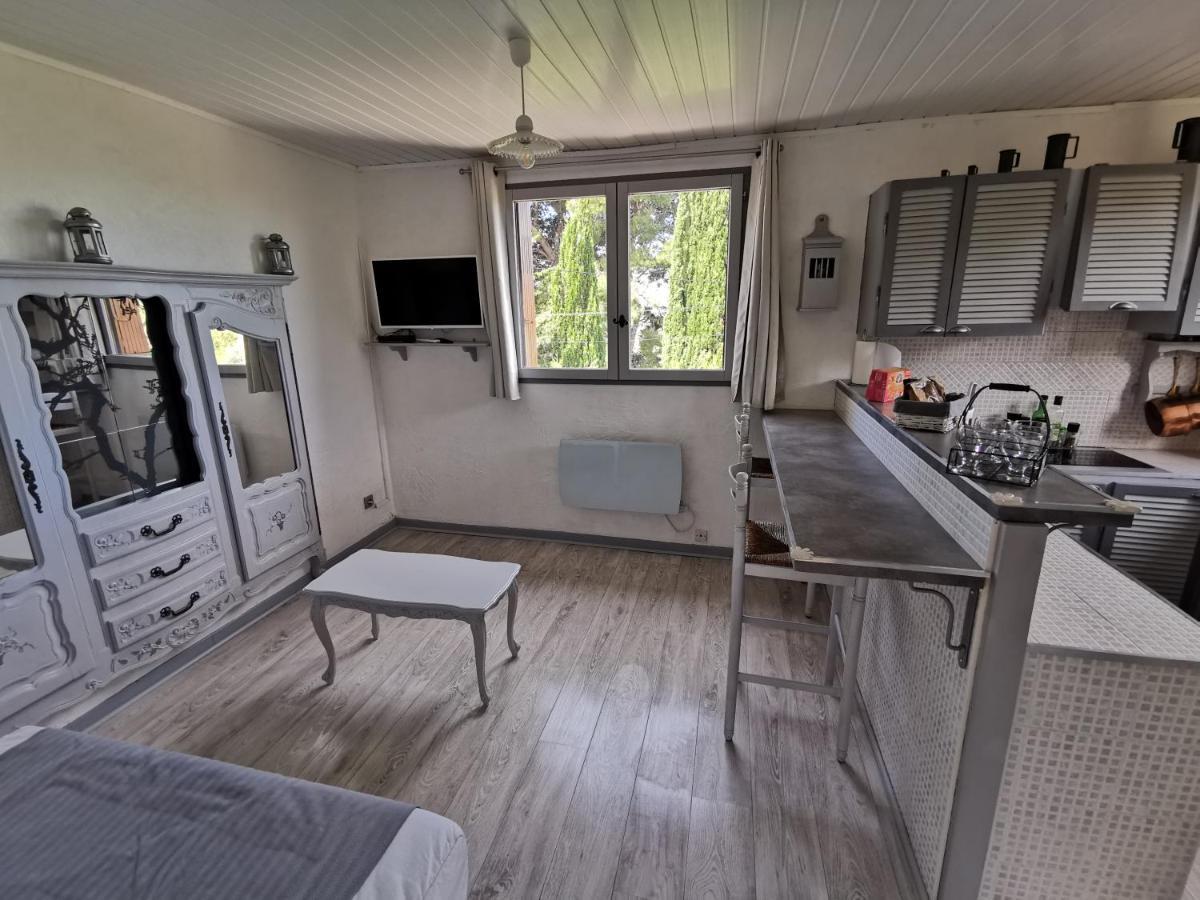 Guest House Provencal Вітроль Екстер'єр фото